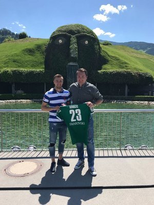 WSG Neuzugang Dino Kovacec mit Sport Manager Stefan Köck