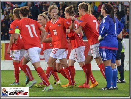 Damen Österreich - Wales    (42)