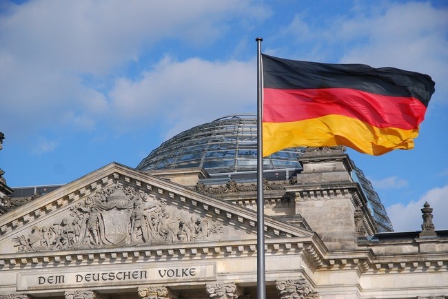Flagge vor Reichstag